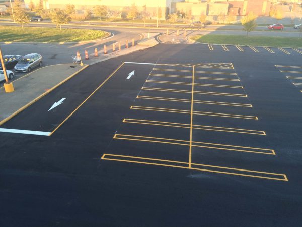 Line marking of an outdoor parking lot